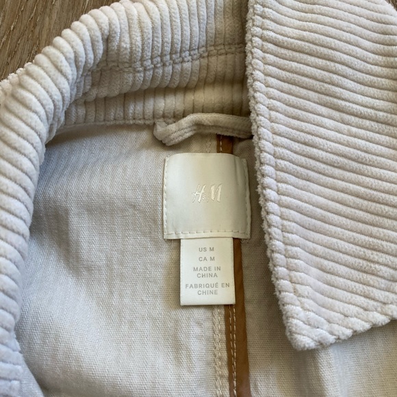 H&M Women’s Light Coat. Used, Great Condition. Medium Size. - Picture 2 of 3